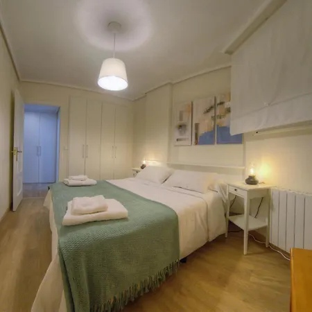 Apartamento Vistamar. Primera Línea. Bahía De *