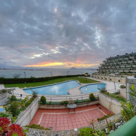Apartamento Vistamar. Primera Línea. Bahía De *